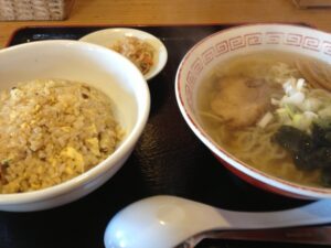 中華食堂一番屋のチャーハンセット
