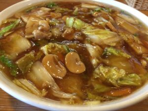 中華食堂一番屋の五目あんかけラーメン-大盛り