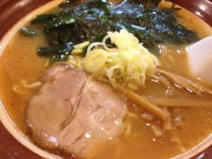 中華食堂一番屋の味噌わかめラーメン
