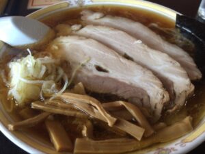 琴平荘のチャーシュー麺大盛り