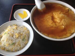 あじ彩のカニ玉ラーメン＆半チャーハン