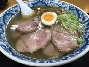 五十嵐製麺の塩チャーシュー麺