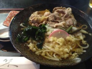 うめどん庵の肉うどん