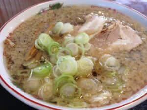 かめちゃんラーメンの背脂ラーメン