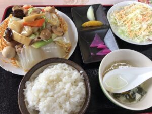 昇龍閣の五目バリそばランチ