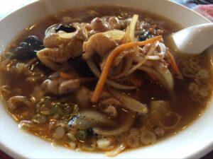 盛華楼のホルモンラーメン