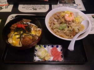 みどり食堂の丼セット