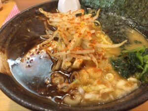 よこはま軒の黒みそ辛しラーメン中盛り