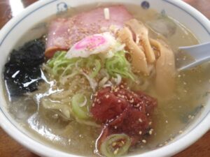 よこみちの冷やし梅塩ラーメン