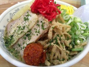 龍上海の辛味噌冷やし中華大盛り
