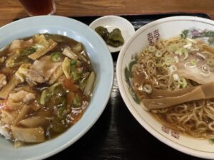 歓館の中華丼セット