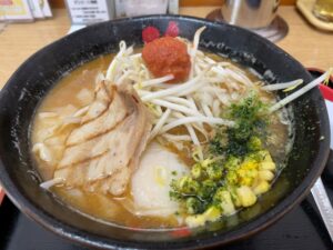 花鳥風月の濃厚辛みそ海老ワンタンメン