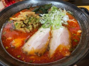 鬼がらしの味噌鬼辛ラーメン 平打ち太縮れ麺