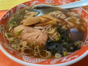 餃子ハウスのワンタンメン