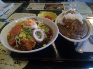 みどり食堂のカレーセット